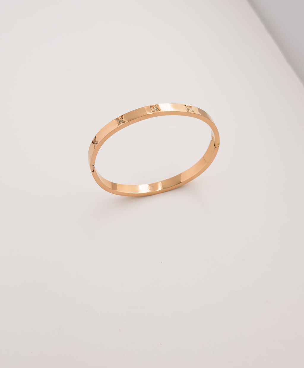 Stella Bangle