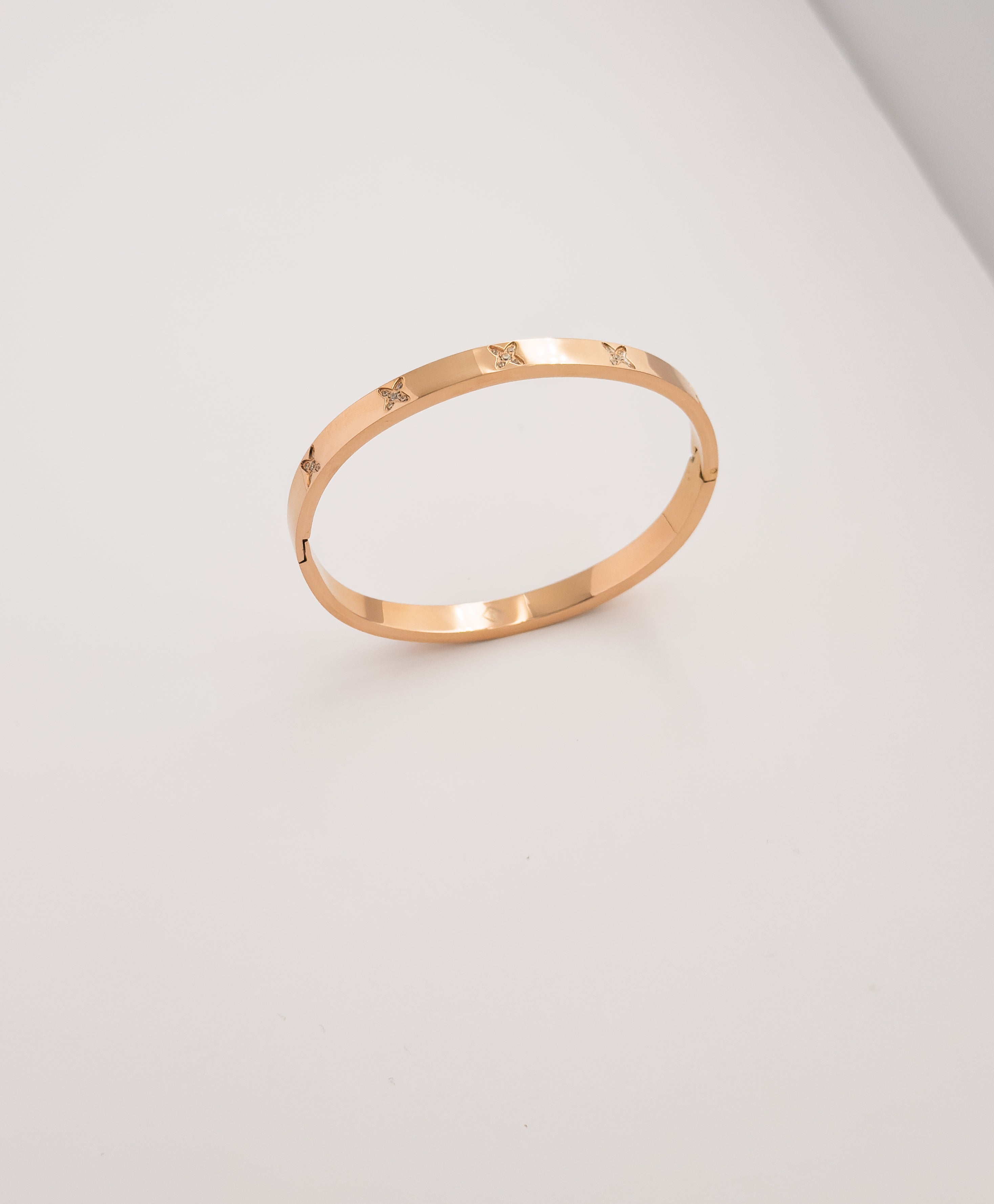 Stella Bangle