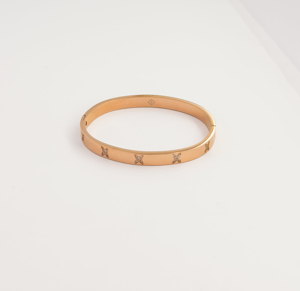 Stella Bangle